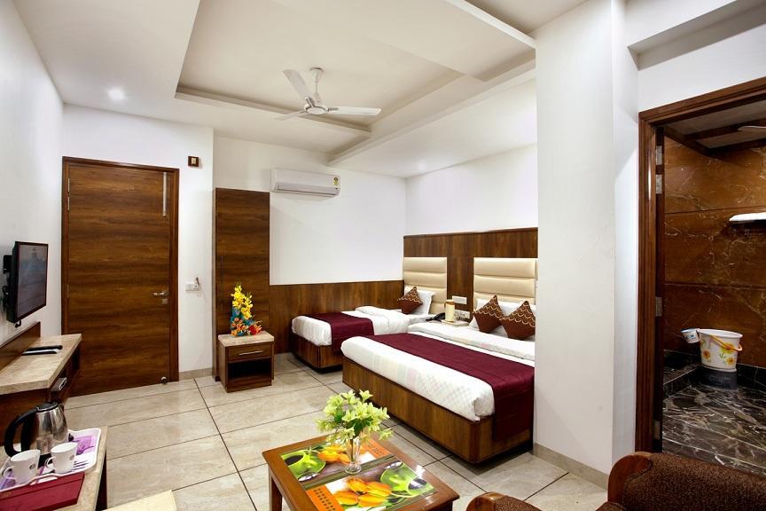 Hotel The Grand Inn Jammu Exterior foto